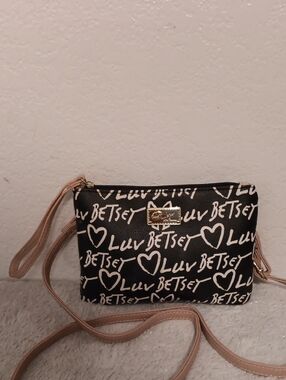 Betsey Johnson Black 'Luv Betsey' Crossbody with Pink-Tan Strap